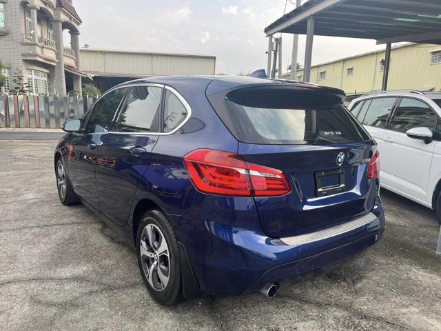 218i 總代理 僅跑9萬 總代理 5AS 車道偏移/LED頭燈/免鑰匙進入啟閉/自動停車/倒車顯影  第2張相片