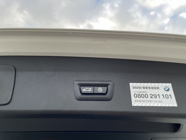總代理 僅跑7萬多 車道偏移/電動尾門/LED頭燈/車況抬顯/自動停車/無線CarPlay  第14張相片