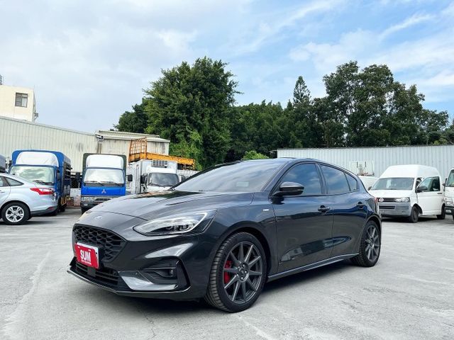 22.5式賽道版 僅跑8千 Lv2自動駕駛/全速域跟車/B&O音響/HUD抬顯/CarPlay/無線充電板/電子後照鏡  第2張相片