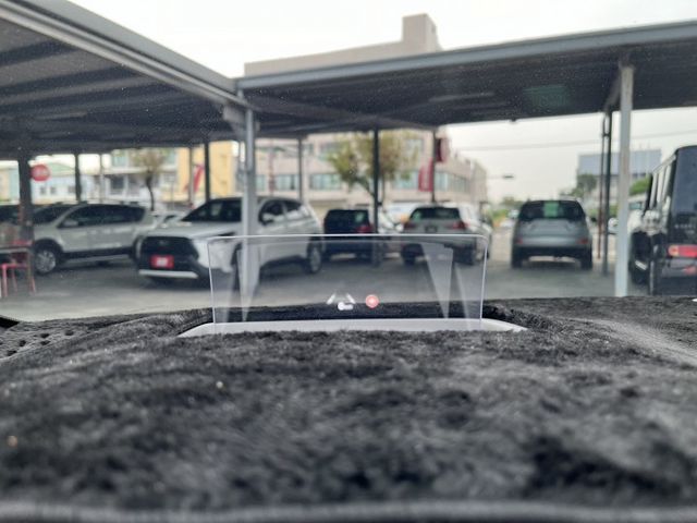 22.5式賽道版 僅跑8千 Lv2自動駕駛/全速域跟車/B&O音響/HUD抬顯/CarPlay/無線充電板/電子後照鏡  第10張相片