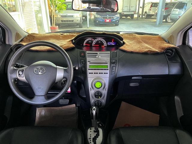 【不二價】G版五門掀背車 僅跑9萬多 小車大空間 恆溫 方向盤快控鍵 電動折疊後視鏡  第5張相片