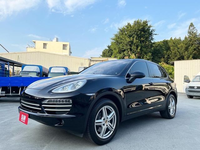 Cayenne白金限定版 總代理 【原漆 僅跑8萬】 跑車計時套件/雙色內裝套件/金屬璽玉黑車漆/14向電動椅  第2張相片