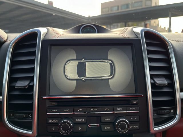 Cayenne白金限定版 總代理 【原漆 僅跑8萬】 跑車計時套件/雙色內裝套件/金屬璽玉黑車漆/14向電動椅  第11張相片