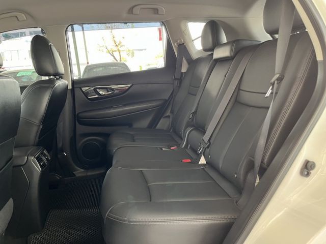 2WD智行版 僅跑5萬 全速域ACC/電尾門/360環景/車道偏離/盲點/CarPlay  第11張相片