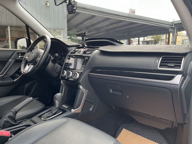 Forester XT-P 僅跑7萬 AWD/末代渦輪240P/電尾門/車側影像/盲點偵測/HK音響/車身密碼鎖  第15張相片
