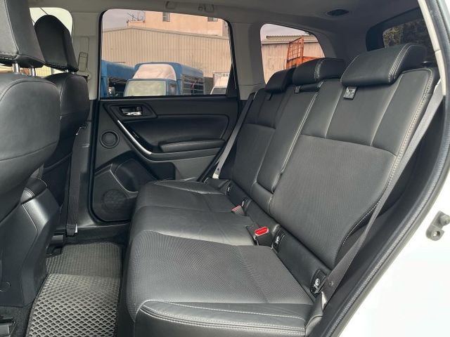 Forester XT-P 僅跑7萬 AWD/末代渦輪240P/電尾門/車側影像/盲點偵測/HK音響/車身密碼鎖  第16張相片
