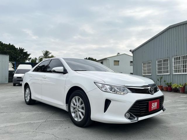 大氣奢華 稀有白色 僅跑3萬9  安卓大螢幕/導航/倒車顯影/魚眼頭燈/LED日行燈/雙區恆溫  第15張相片