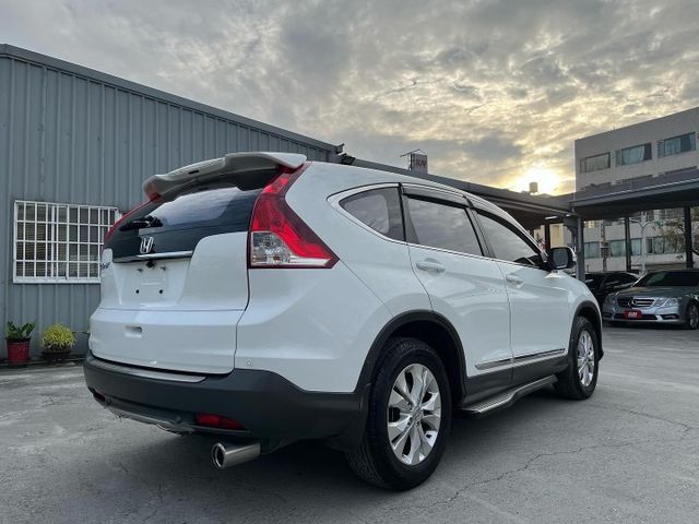 原廠保養 僅跑13萬 八核高規安卓機/換檔撥片/恆溫/定速/倒車顯影 內外綿密 高性價比 耐用車款  第3張相片