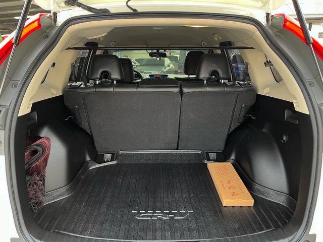 原廠保養 僅跑13萬 八核高規安卓機/換檔撥片/恆溫/定速/倒車顯影 內外綿密 高性價比 耐用車款  第14張相片