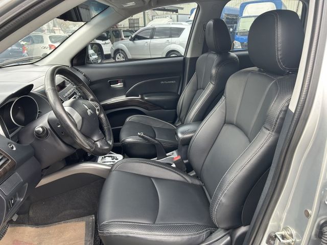 OUTLANDER  第12張相片