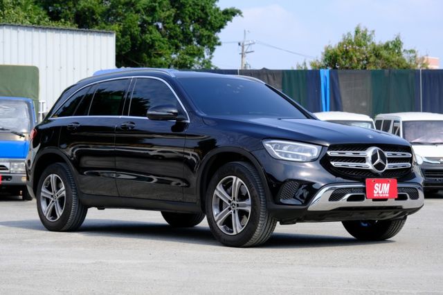 ❬太星汽車❭ GLC200 總代理 23P 360環景 盲點 電尾  自動停車輔助  第1張相片