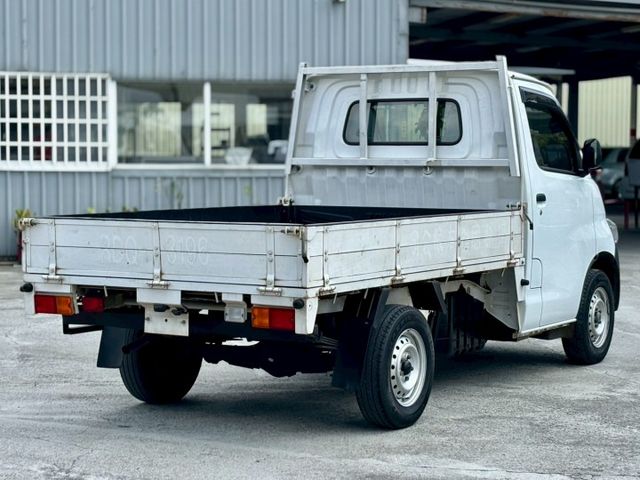 ❬太星汽車❭ 台南專營原漆、原鈑件、低里程車輛  第4張相片