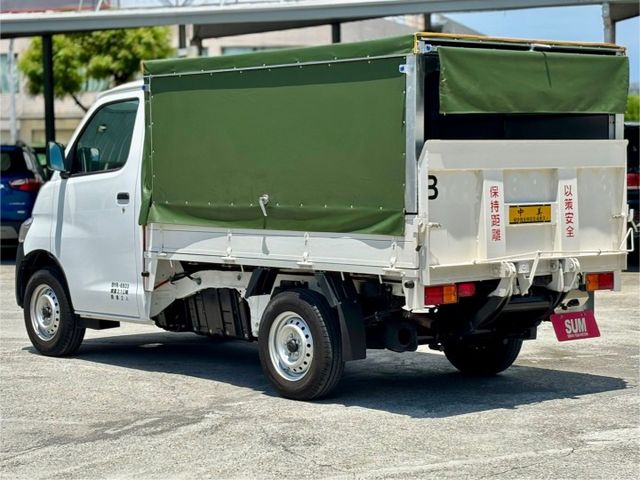 ❬太星汽車❭ 台南專營原漆、原鈑件、低里程車輛  第6張相片