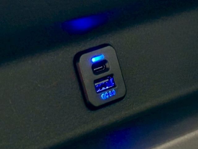 ❬太星汽車❭ 台南專營原漆、原鈑件、低里程車輛  第14張相片