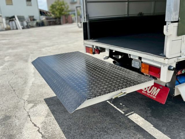 ❬太星汽車❭ 台南專營原漆、原鈑件、低里程車輛  第15張相片