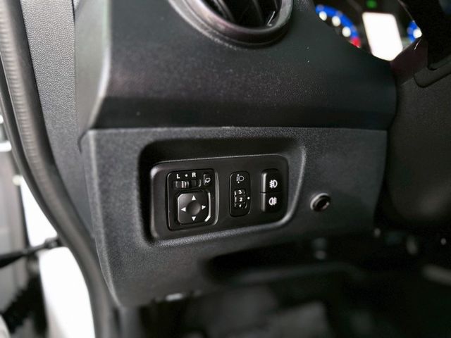 〈台南太星汽車〉電尾門、摸門、安卓機、環景、盲點 配備齊全 車況近新僅跑1.6萬公里  第9張相片