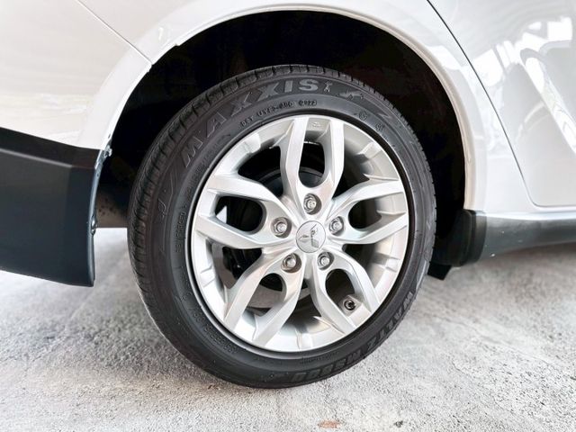 〈台南太星汽車〉電尾門、摸門、安卓機、環景、盲點 配備齊全 車況近新僅跑1.6萬公里  第17張相片