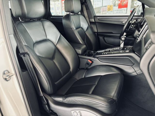 總代理Premium Package Plus 白金版 僅跑8萬多公里 原漆原鈑件  第8張相片