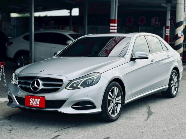 全車原漆  里程僅跑3萬多公里 車況非常漂亮 看照片就知道 不管是內裝配備、外觀該有的舒適與實用性都顧到了  第1張相片