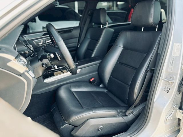 天窗、雙前座電動座椅、倒車顯影、雙區恆溫空調、定速、安全配備齊全 前車主用心顧車 推薦給重視舒適感受的你  第3張相片