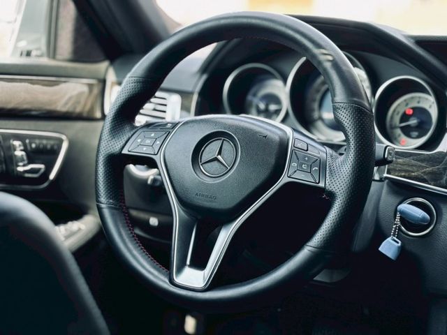 天窗、雙前座電動座椅、倒車顯影、雙區恆溫空調、定速、安全配備齊全 前車主用心顧車 推薦給重視舒適感受的你  第5張相片