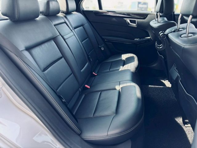 天窗、雙前座電動座椅、倒車顯影、雙區恆溫空調、定速、安全配備齊全 前車主用心顧車 推薦給重視舒適感受的你  第13張相片