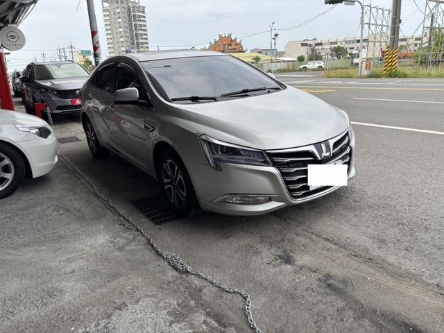 恆溫 定速 天窗 倒車顯影 渦輪動力 僅跑5萬多公里 里程保證 全車原鈑件  第1張相片