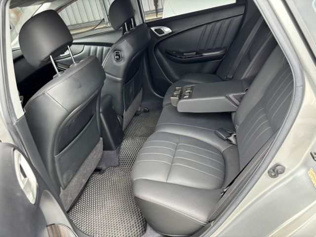 恆溫 定速 天窗 倒車顯影 渦輪動力 僅跑5萬多公里 里程保證 全車原鈑件  第4張相片