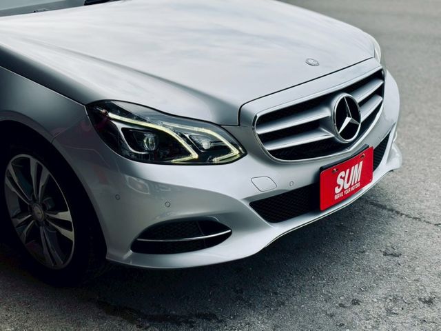 全車原漆  里程僅跑3萬多公里 車況非常漂亮 看照片就知道 不管是內裝配備、外觀該有的舒適與實用性都顧到了  第19張相片