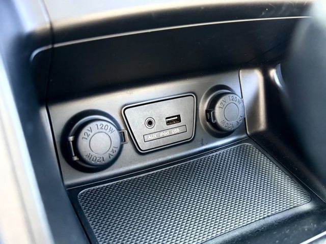 〈台南太星汽車〉稀有頂規四傳 全景天窗 Ikey 雙區恆溫 無待修 原鈑件低里程  第12張相片