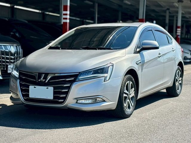 恆溫 定速 天窗 倒車顯影 渦輪動力 僅跑5萬多公里 里程保證 全車原鈑件  第1張相片