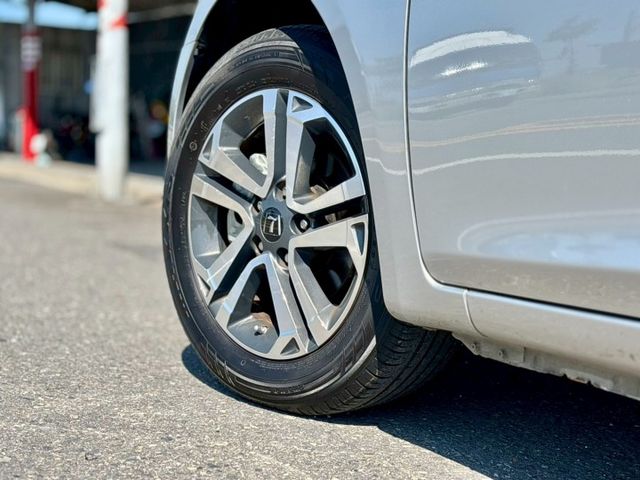 恆溫 定速 天窗 倒車顯影 渦輪動力 僅跑5萬多公里 里程保證 全車原鈑件  第4張相片