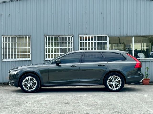 V90 CROSS COUNTRY  第2張相片
