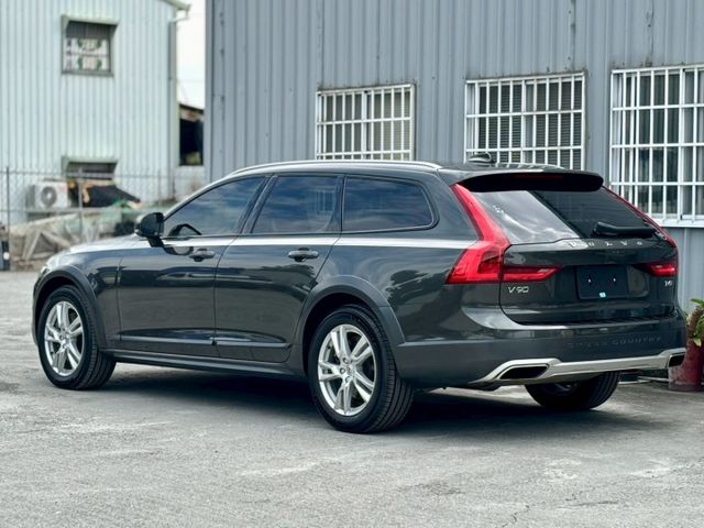 V90 CROSS COUNTRY  第3張相片