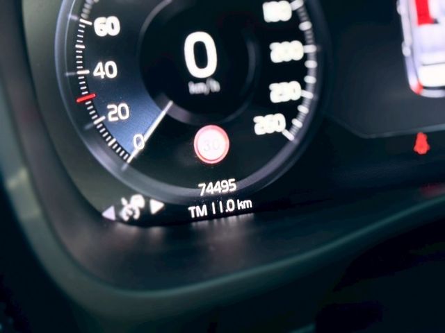 最高階 T5 R-Design 僅跑7萬多公里 里程保證 全車原鈑件  第11張相片