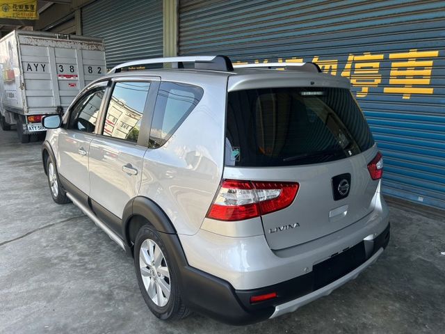 車頂旅行架/安全氣囊/後座分離傾倒/極限大空間/旅行或露營/LIVINA最行  第7張相片
