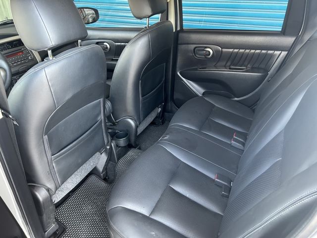 車頂旅行架/安全氣囊/後座分離傾倒/極限大空間/旅行或露營/LIVINA最行  第8張相片