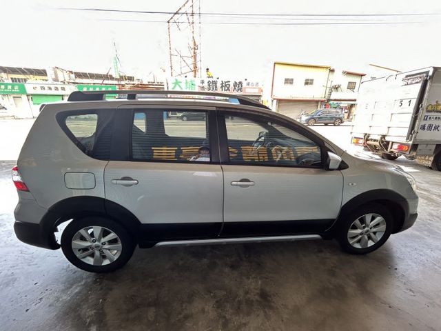 車頂旅行架/安全氣囊/後座分離傾倒/極限大空間/旅行或露營/LIVINA最行  第13張相片