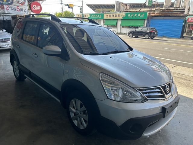 車頂旅行架/安全氣囊/後座分離傾倒/極限大空間/旅行或露營/LIVINA最行  第14張相片