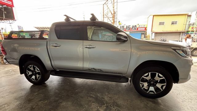 HILUX  第7張相片