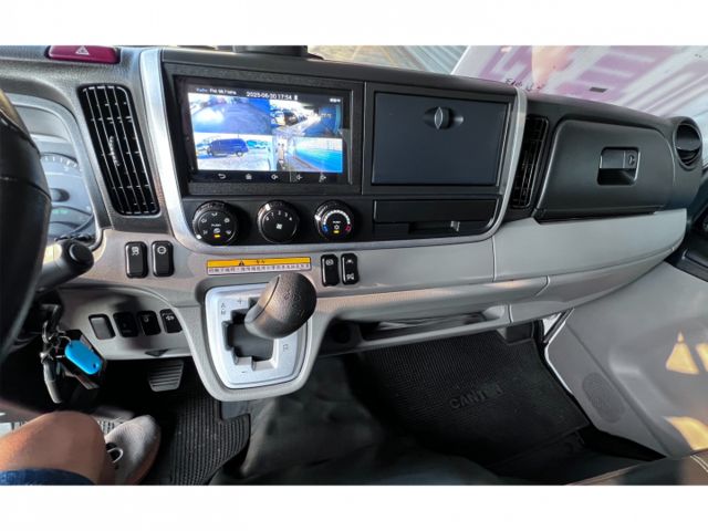 14呎，定速，車道偏移，ABS，升降尾門，跑超少~  第8張相片