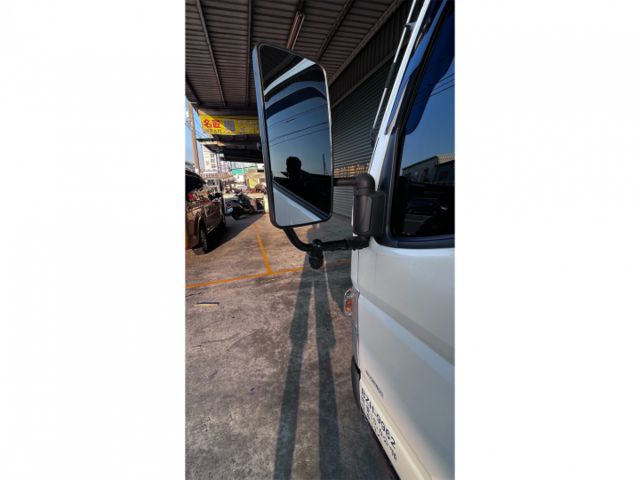 14呎，定速，車道偏移，ABS，升降尾門，跑超少~  第11張相片