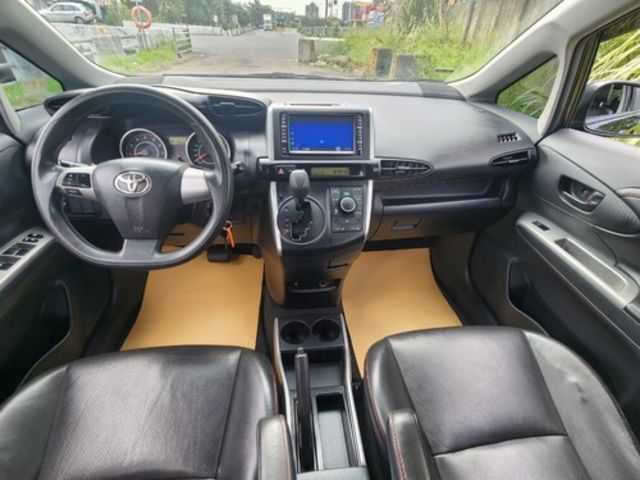 TOYOTA豐田 WISH  第8張相片