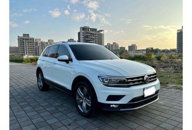 福斯Tiguan 高規格豪華配備 四輪驅動 環景 ACC 車庫車 原版件漂亮車  第3張相片