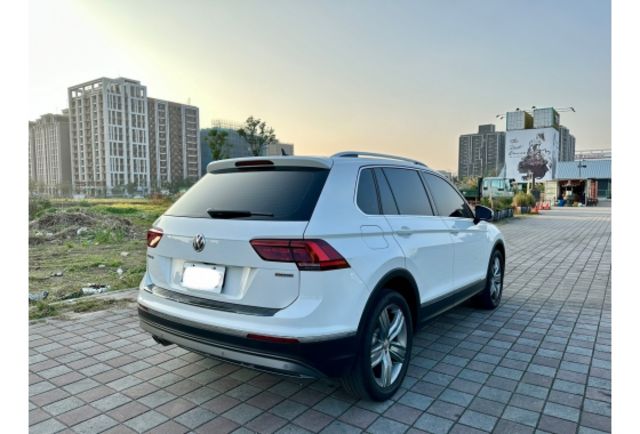 福斯Tiguan 高規格豪華配備 四輪驅動 環景 ACC 車庫車 原版件漂亮車  第4張相片