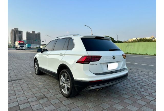 福斯Tiguan 高規格豪華配備 四輪驅動 環景 ACC 車庫車 原版件漂亮車  第5張相片