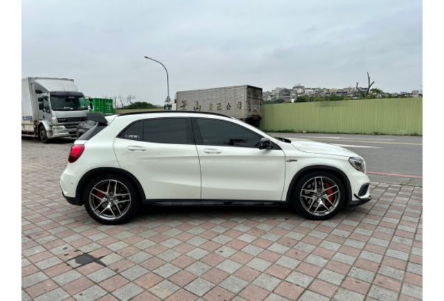 GLA45 AMG ED1 夜色套件 蝴蝶椅 360匹馬力 實車實價  第4張相片