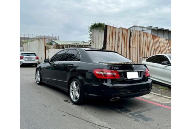E-class 實車實價 車況頭好壯壯 便宜又舒適 氣派  第4張相片