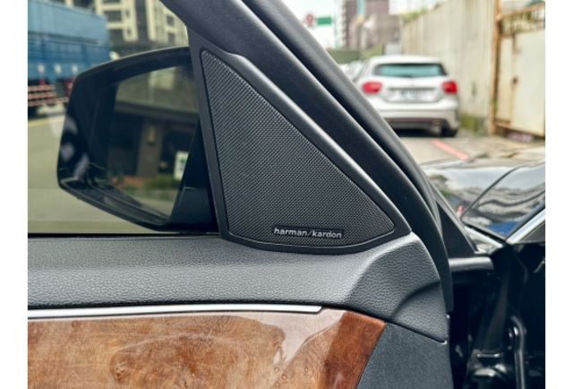 E-class 實車實價 車況頭好壯壯 便宜又舒適 氣派  第7張相片