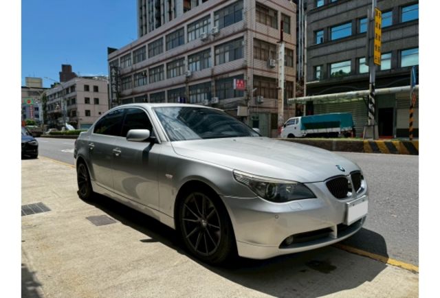E60 523i 六缸自然進氣 ikey 天窗 電調記憶椅  第2張相片